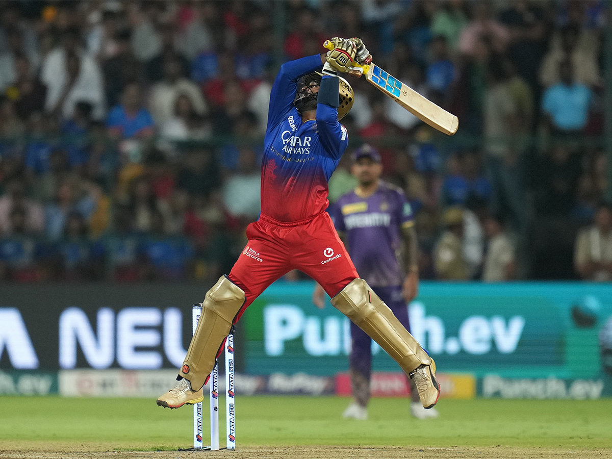 T20 cricket match between Royal Challengers Bengaluru and Kolkata Knight Riders - Sakshi34