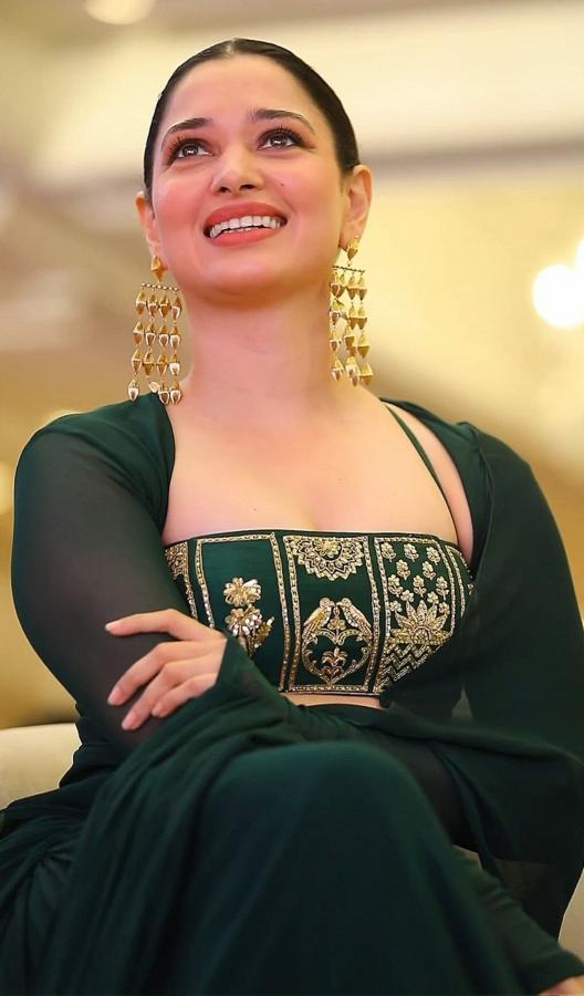 Tamannaah Bhatia at Aranmanai4 Trailer Launch Event Photos Goes Viral - Sakshi7