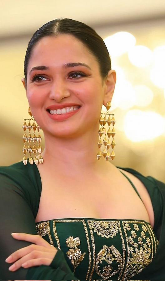 Tamannaah Bhatia at Aranmanai4 Trailer Launch Event Photos Goes Viral - Sakshi9