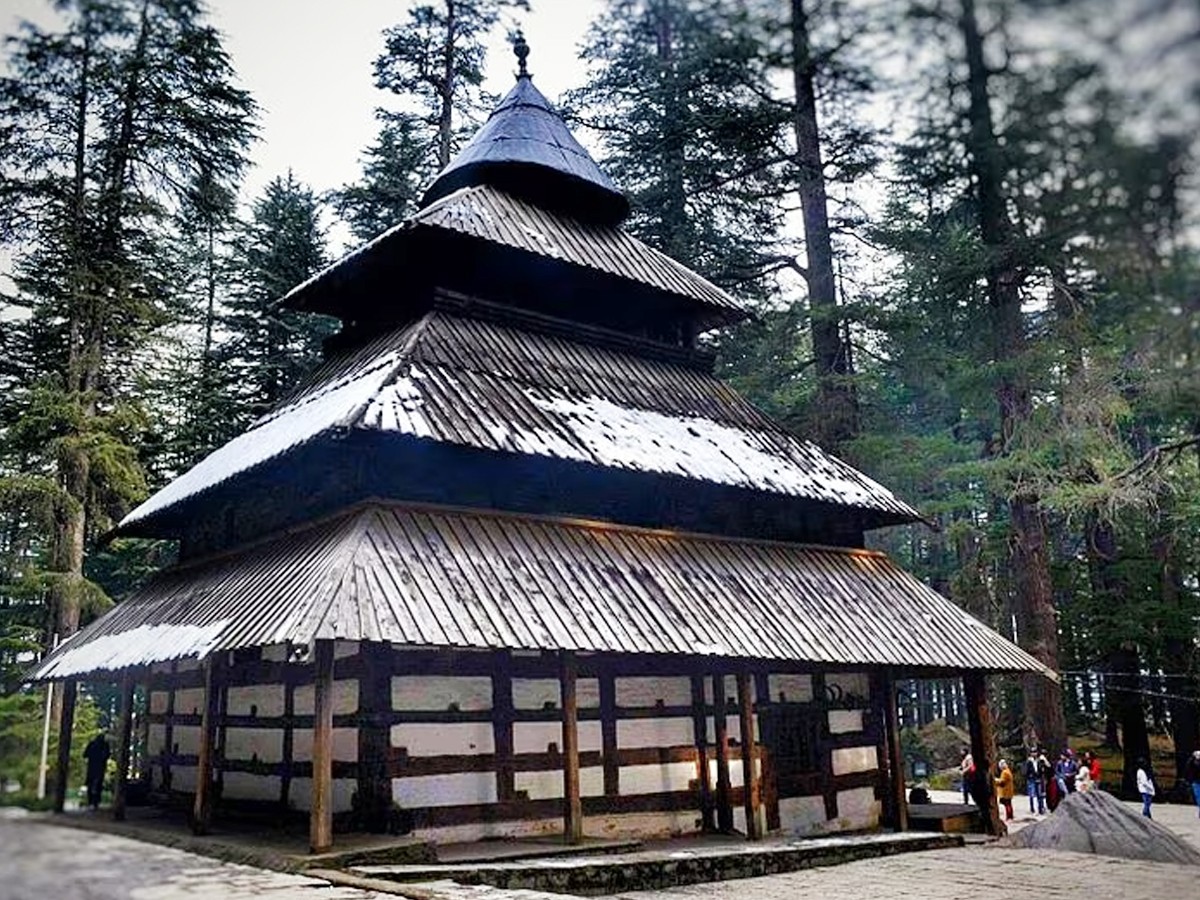 Hidimba Temple At Manali Covered With Snow - Sakshi2