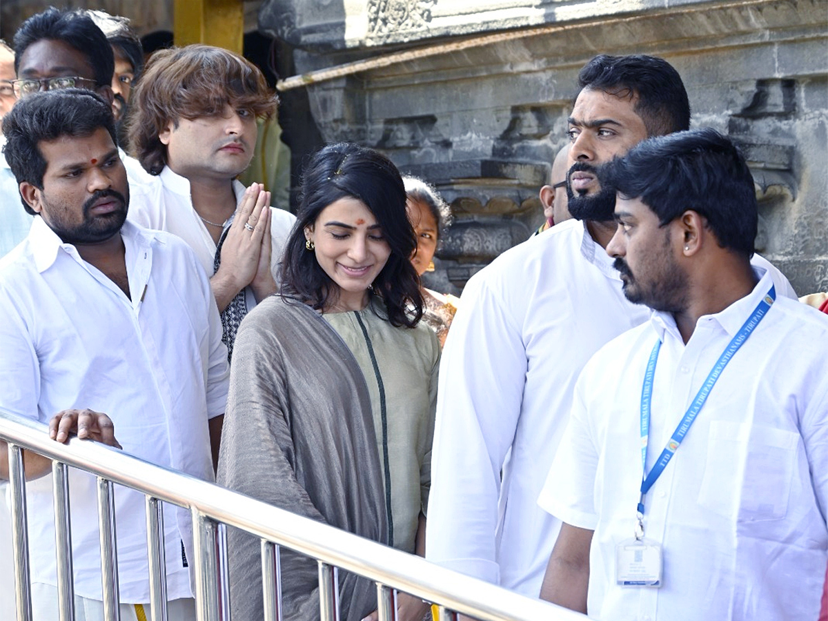 Actress Samantha Visit in Tirumala Photos - Sakshi13