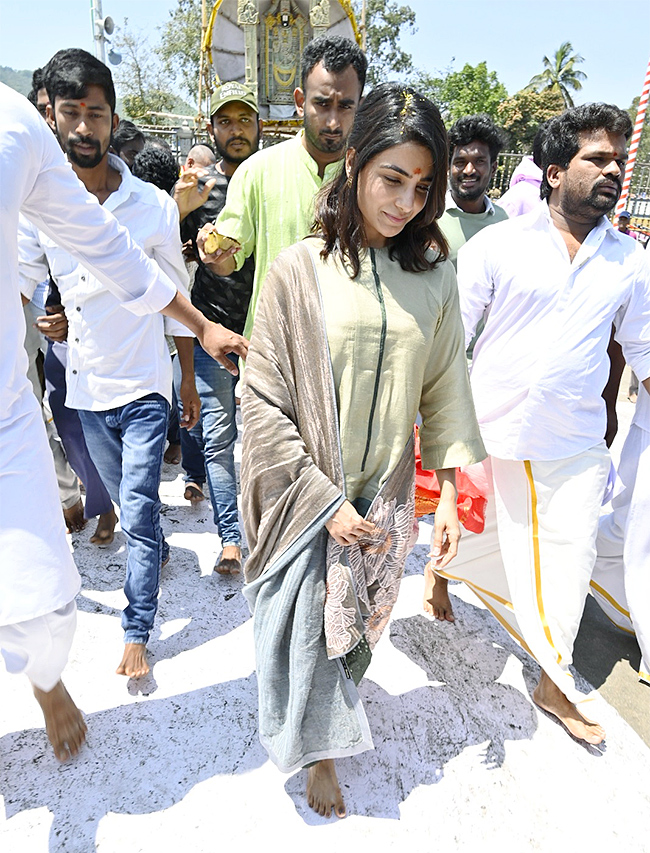 Actress Samantha Visit in Tirumala Photos - Sakshi20