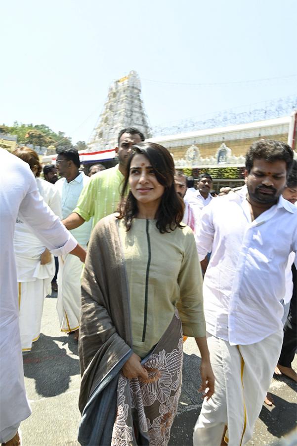 Actress Samantha Visit in Tirumala Photos - Sakshi27