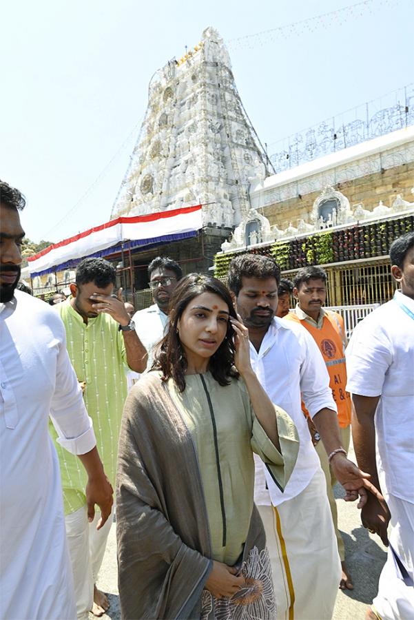 Actress Samantha Visit in Tirumala Photos - Sakshi28