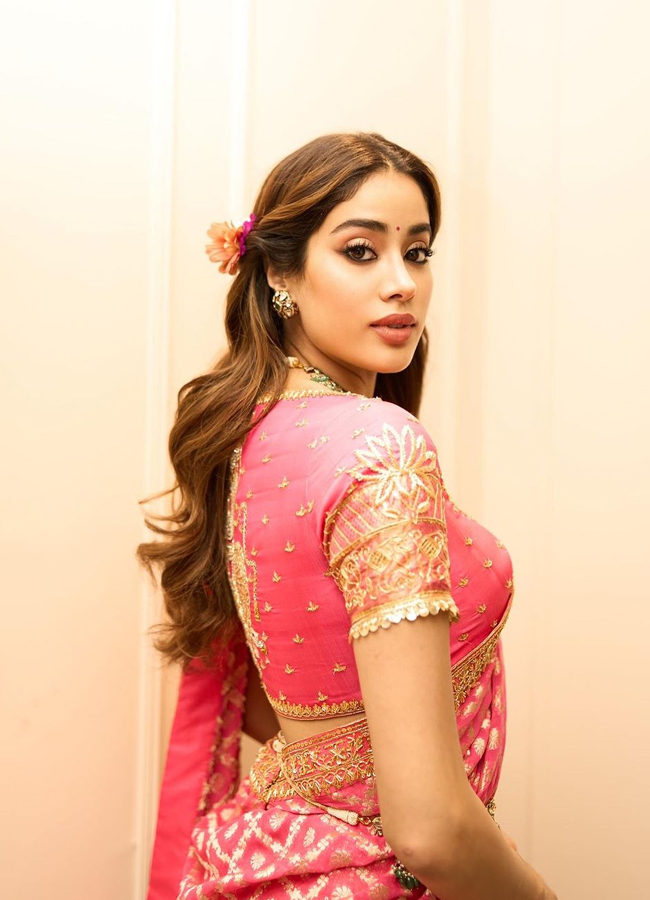 Janhvi Kapoor Stunns Everyone By Her Appearance At Ambani Radhika Pre-Wedding Event - Sakshi2