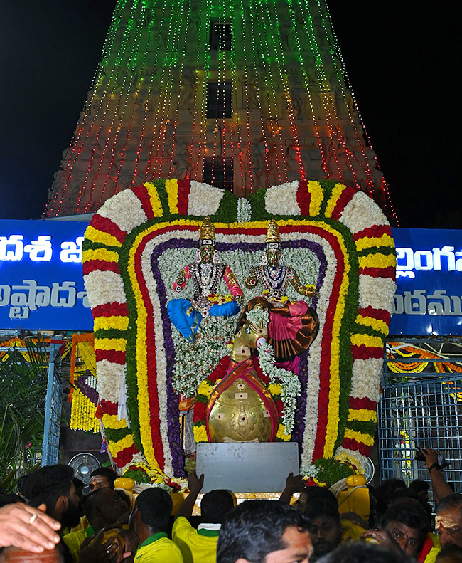 Maha Shivaratri Brahmotsavam at Srisailam Photos - Sakshi17