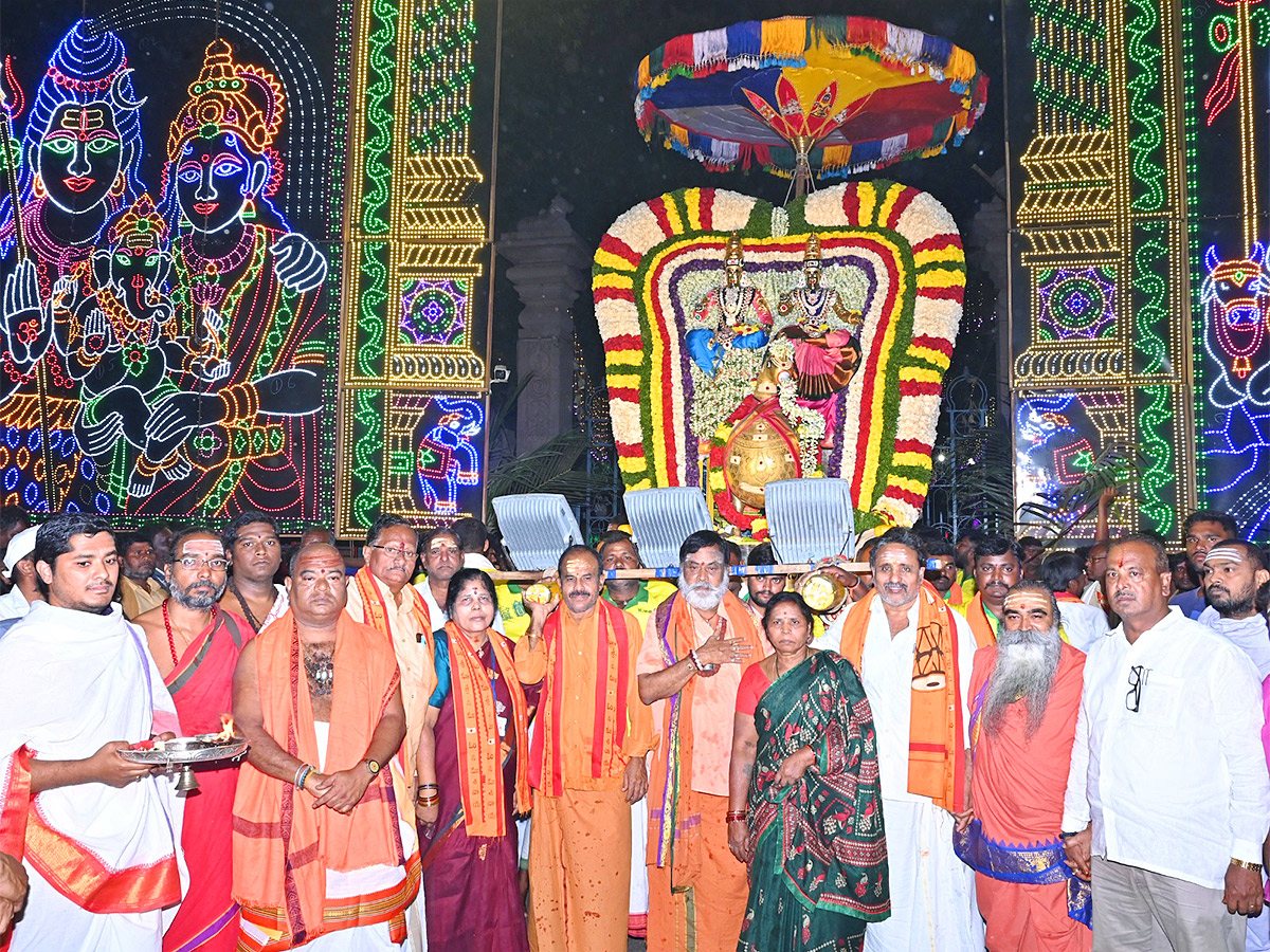 Maha Shivaratri Brahmotsavam at Srisailam Photos - Sakshi28