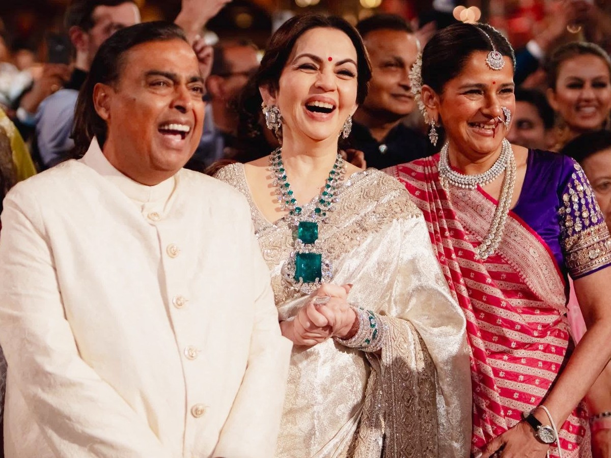 Nita Ambani Mesmerized With Her Amazing Dance - Sakshi16