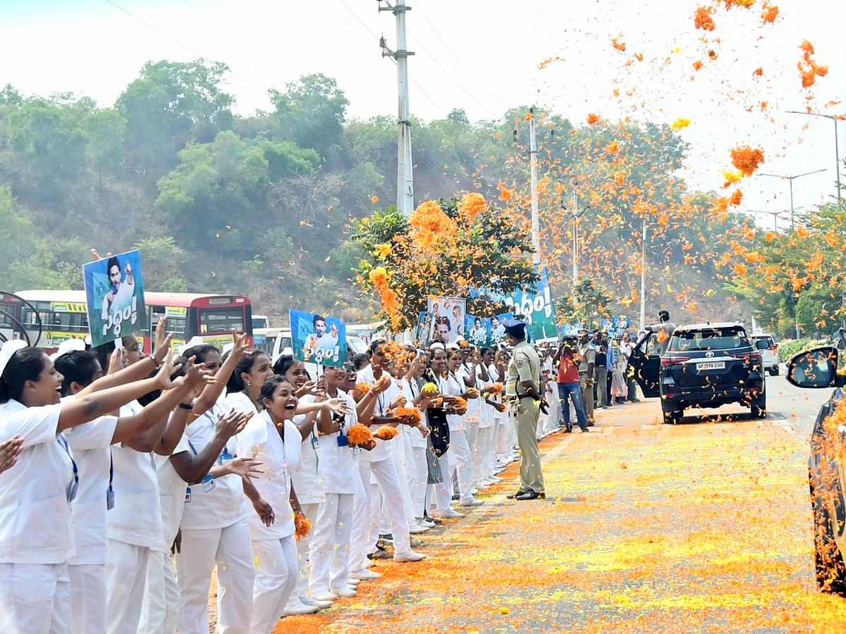 AP CM YS Jagan LAUNCHING OF CASCADING SKILLS PARADIGM BHAVITA at Vizag Photos - Sakshi3