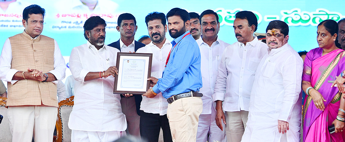 CM Revanth Reddy In LB Stadium Photos - Sakshi31