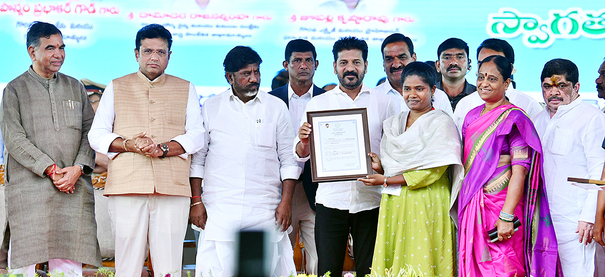 CM Revanth Reddy In LB Stadium Photos - Sakshi32