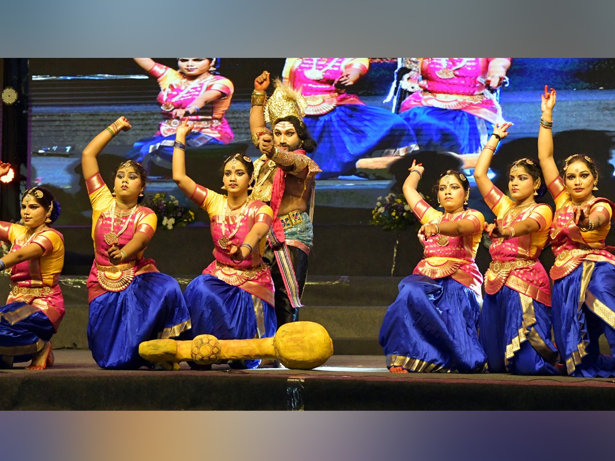 Artistes Wonderful Performances At People's Plaza On The Occasion Of National Culture Festival - Sakshi6