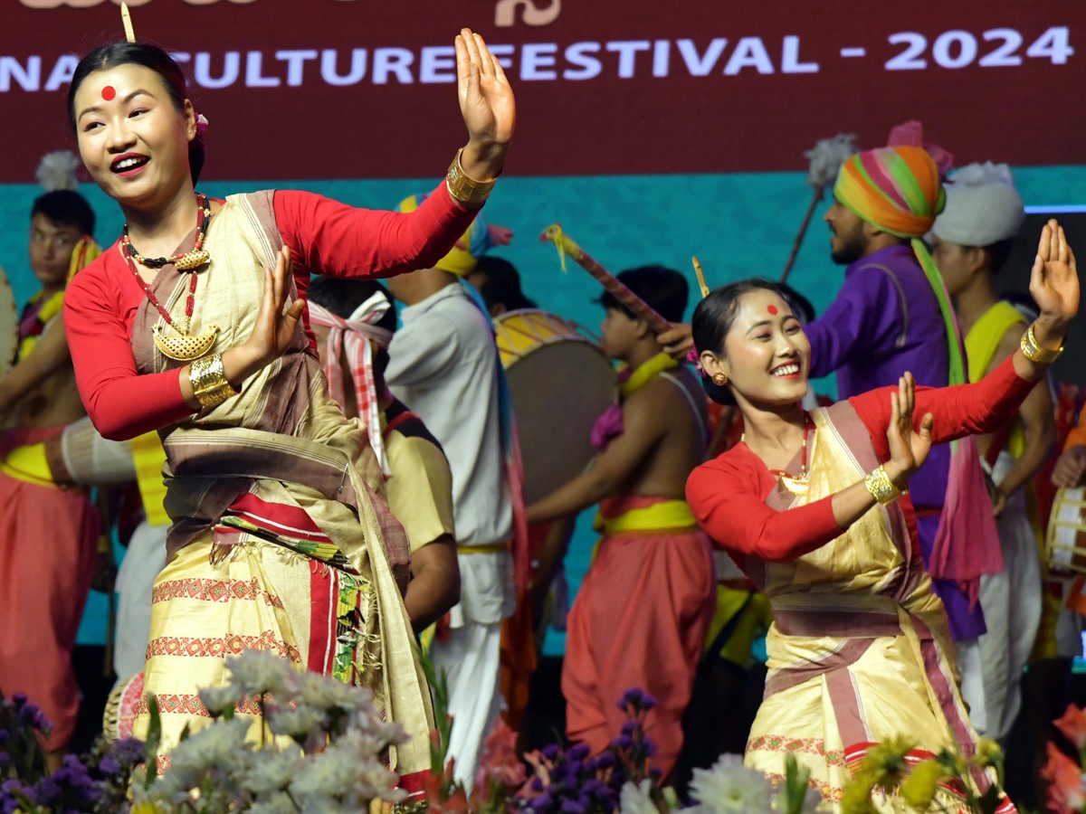 Artistes Wonderful Performances At People's Plaza On The Occasion Of National Culture Festival - Sakshi22