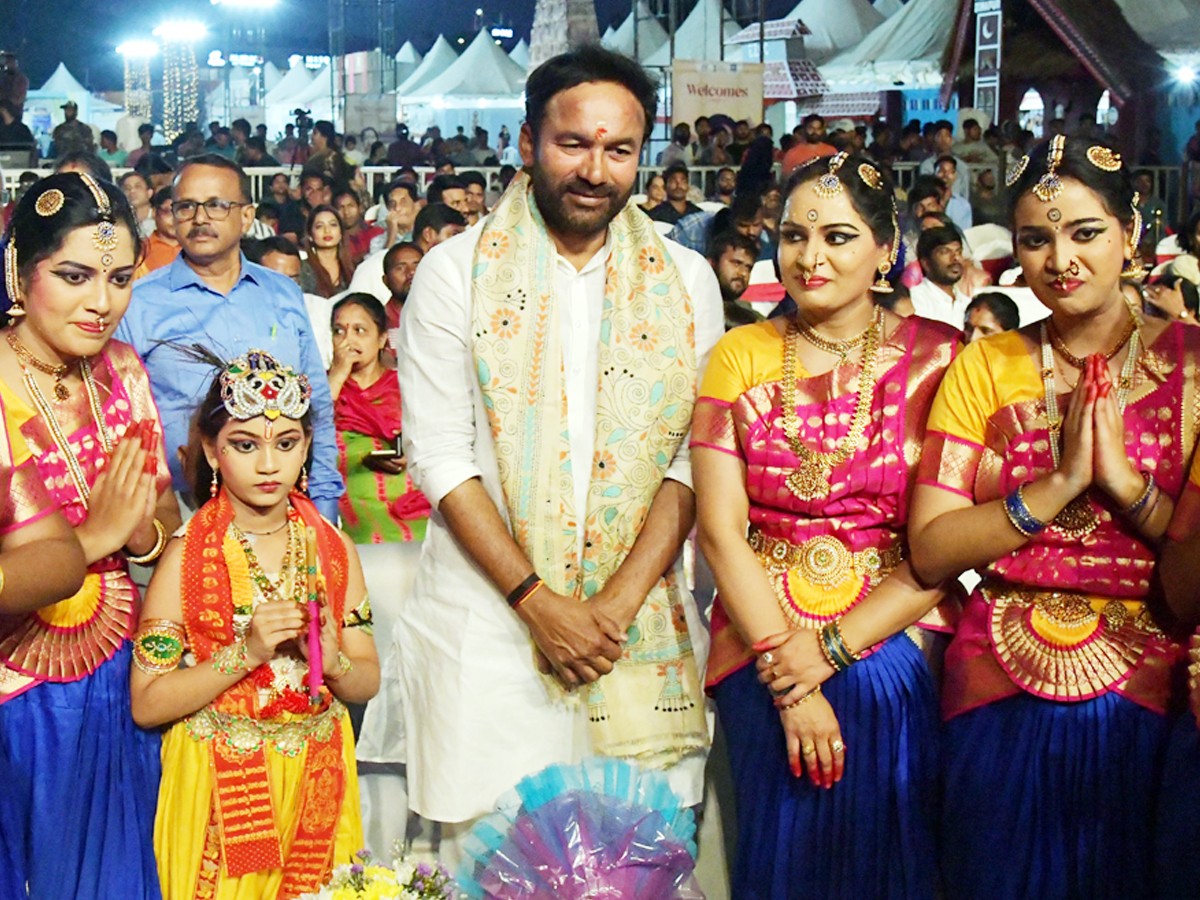 Artistes Wonderful Performances At People's Plaza On The Occasion Of National Culture Festival - Sakshi3