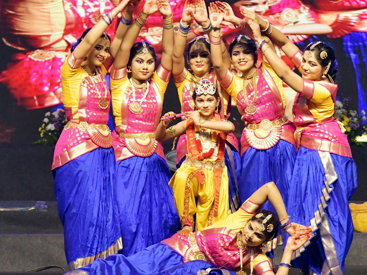 Artistes Wonderful Performances At People's Plaza On The Occasion Of National Culture Festival - Sakshi4