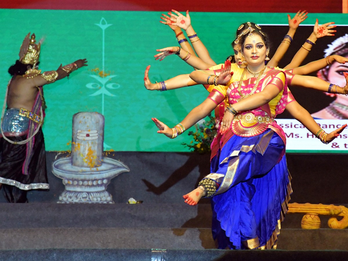 Artistes Wonderful Performances At People's Plaza On The Occasion Of National Culture Festival - Sakshi5