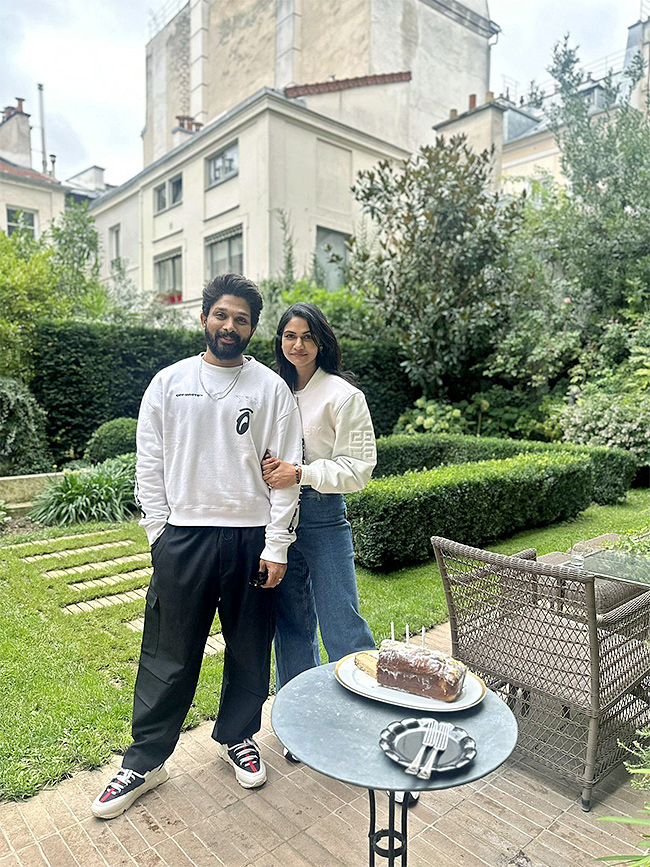 Allu Arjun Wishes Sneha Reddy On 13th Wedding Anniversary - Sakshi21