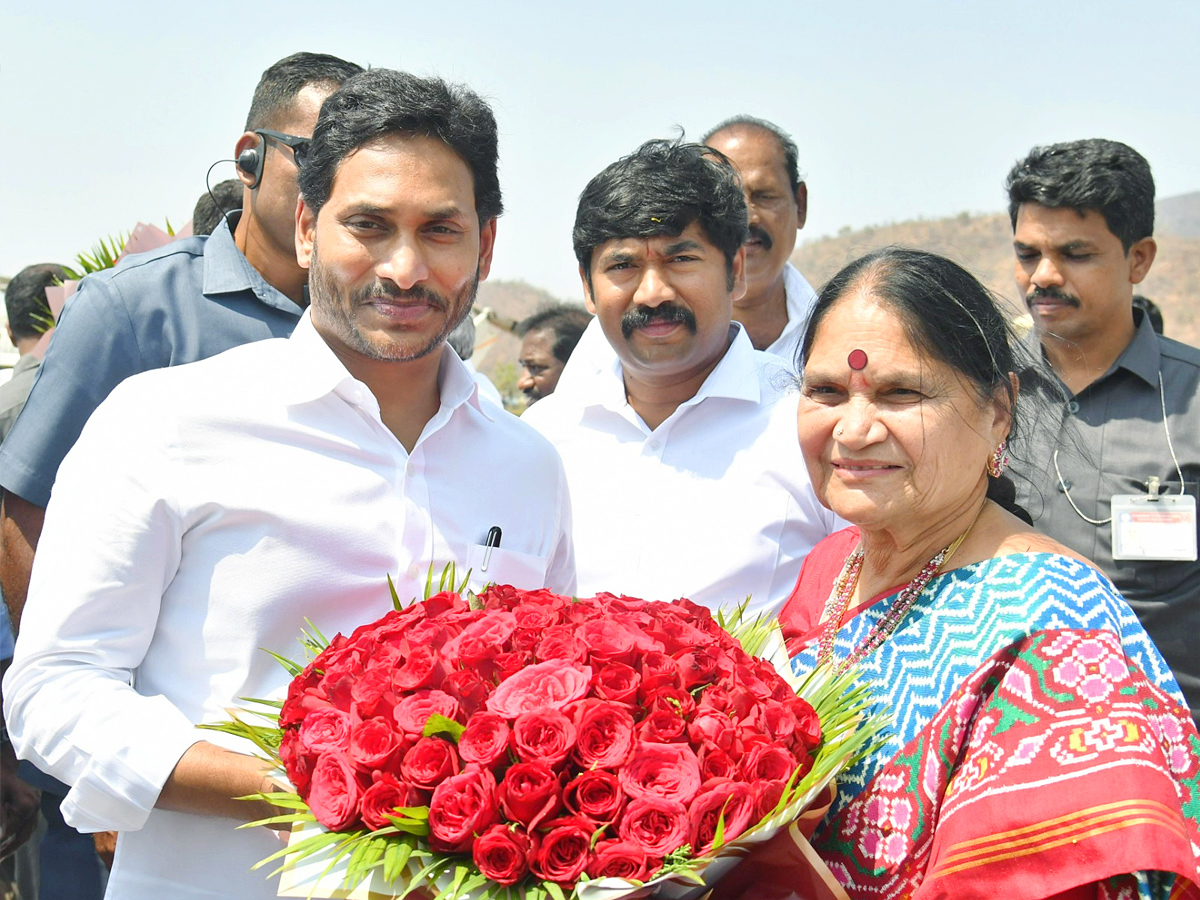 CM YS Jagan Tour In Prakasam District Photos - Sakshi34