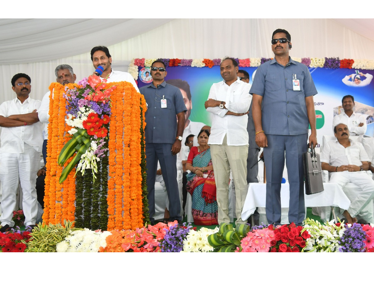 CM YS Jagan Tour In Prakasam District Photos - Sakshi3