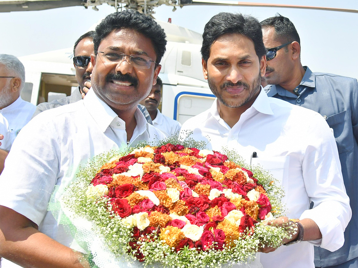 CM YS Jagan Tour In Prakasam District Photos - Sakshi21