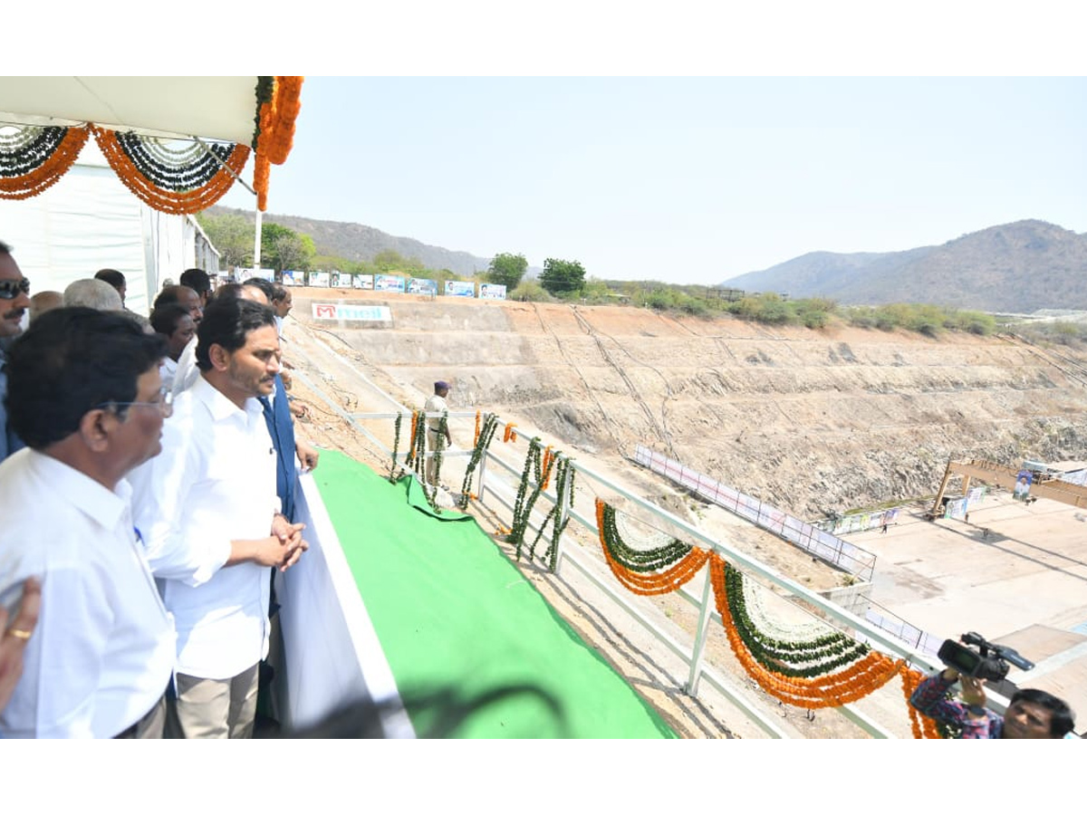 CM YS Jagan Tour In Prakasam District Photos - Sakshi17