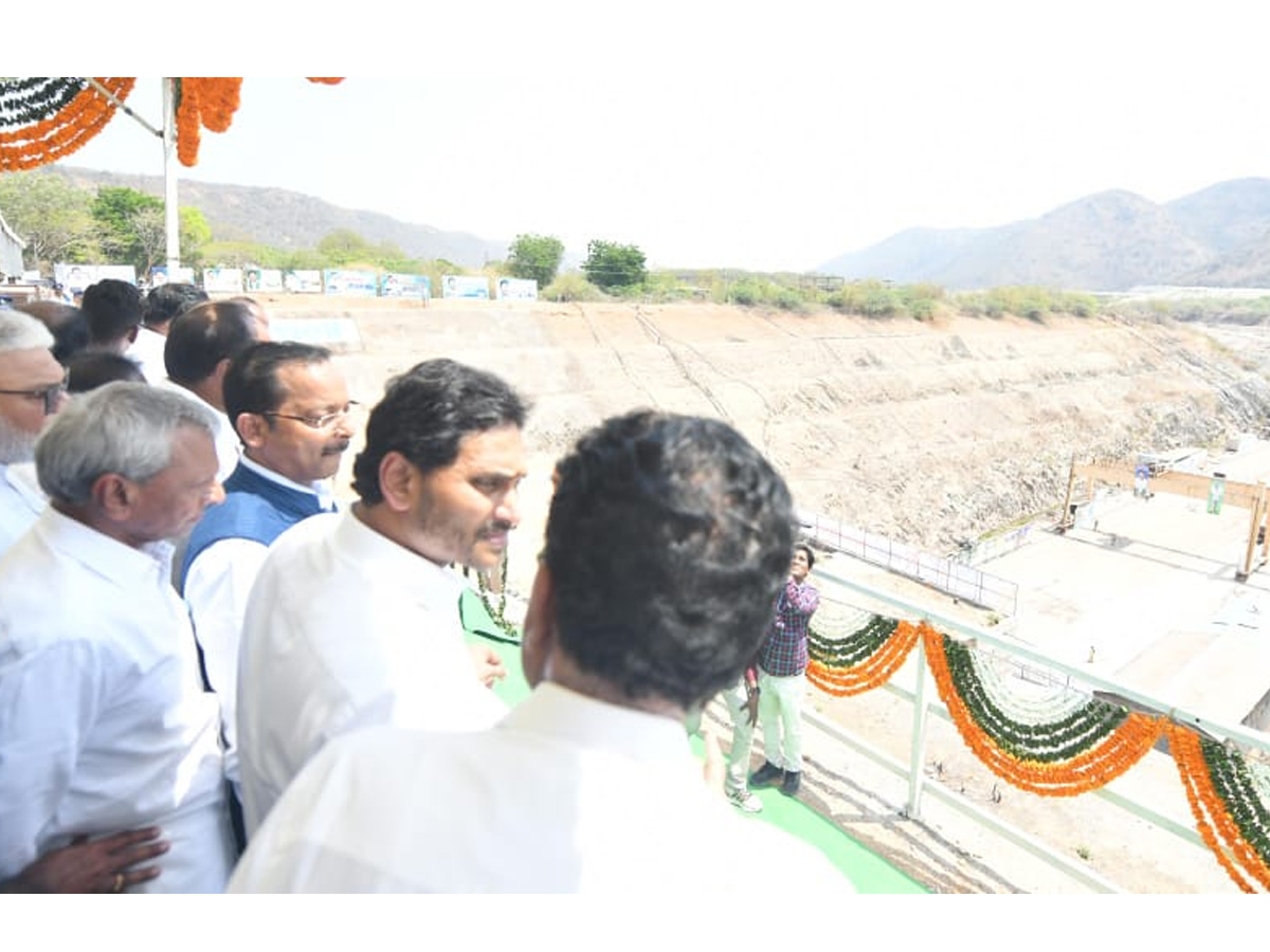 CM YS Jagan Tour In Prakasam District Photos - Sakshi18