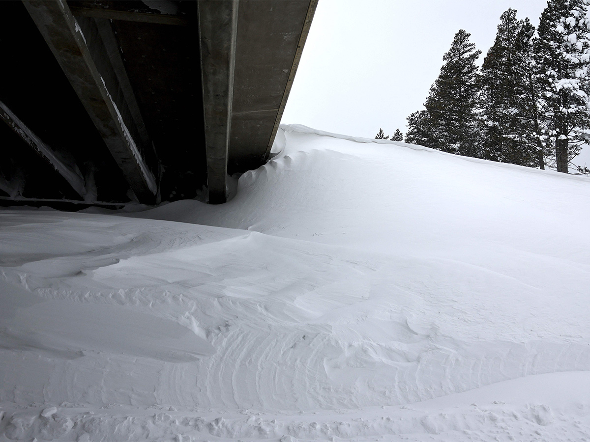 Vehicles Stuck on California Interstate as Heavy Snow - Sakshi15