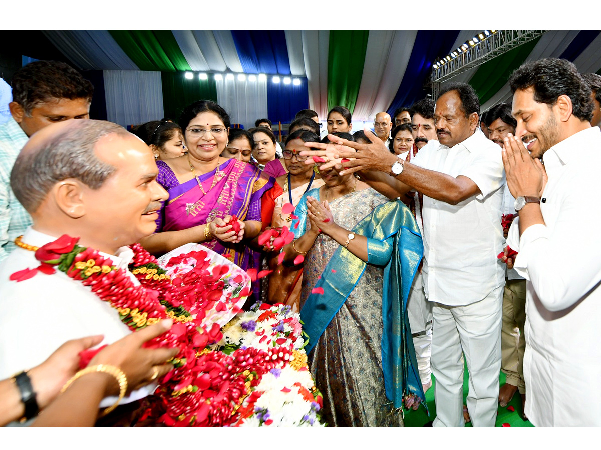 Anakapalli Public Grand Welcome to CM YS Jagan Photos - Sakshi14