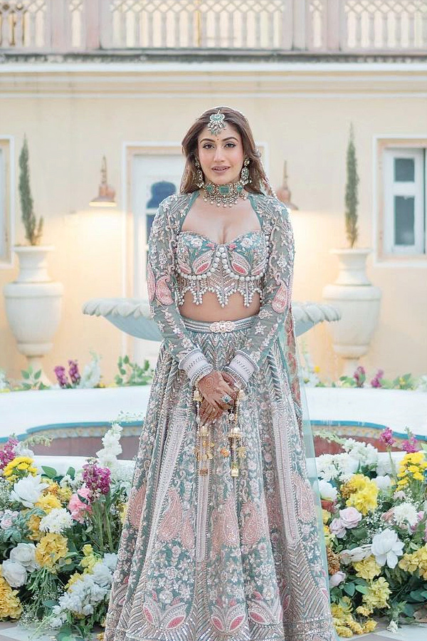 Surbhi Chandna, Karan Sharma share official pics from dreamy Jaipur ceremony Photos - Sakshi17