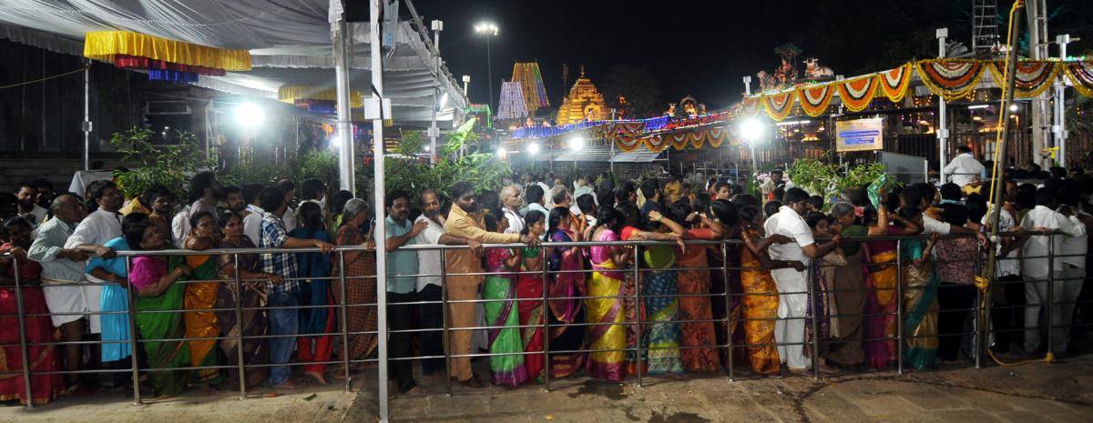 Maha Shivratri 2024: Huge Devotees in Srisailam Photos - Sakshi11