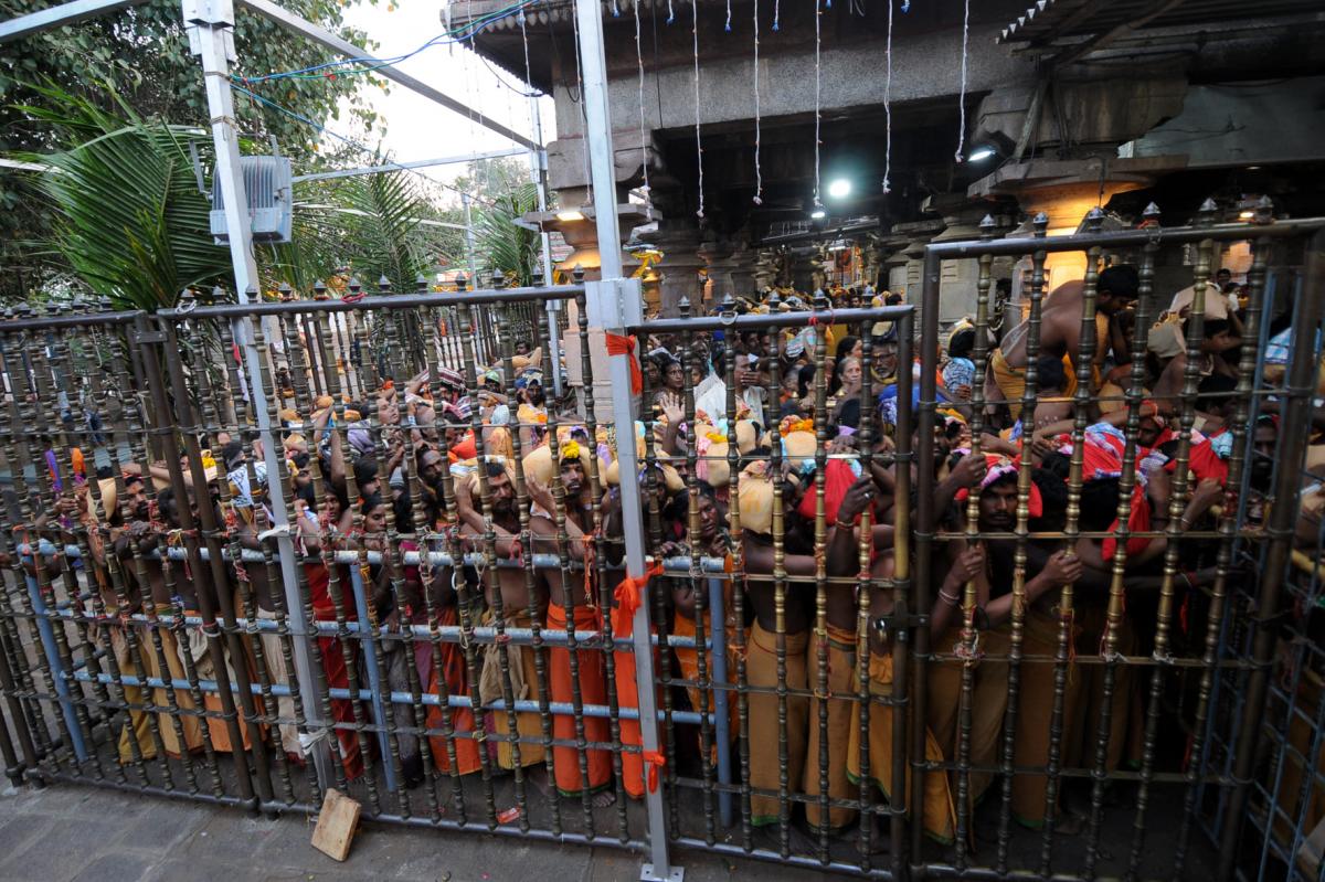 Maha Shivratri 2024: Huge Devotees in Srisailam Photos - Sakshi21