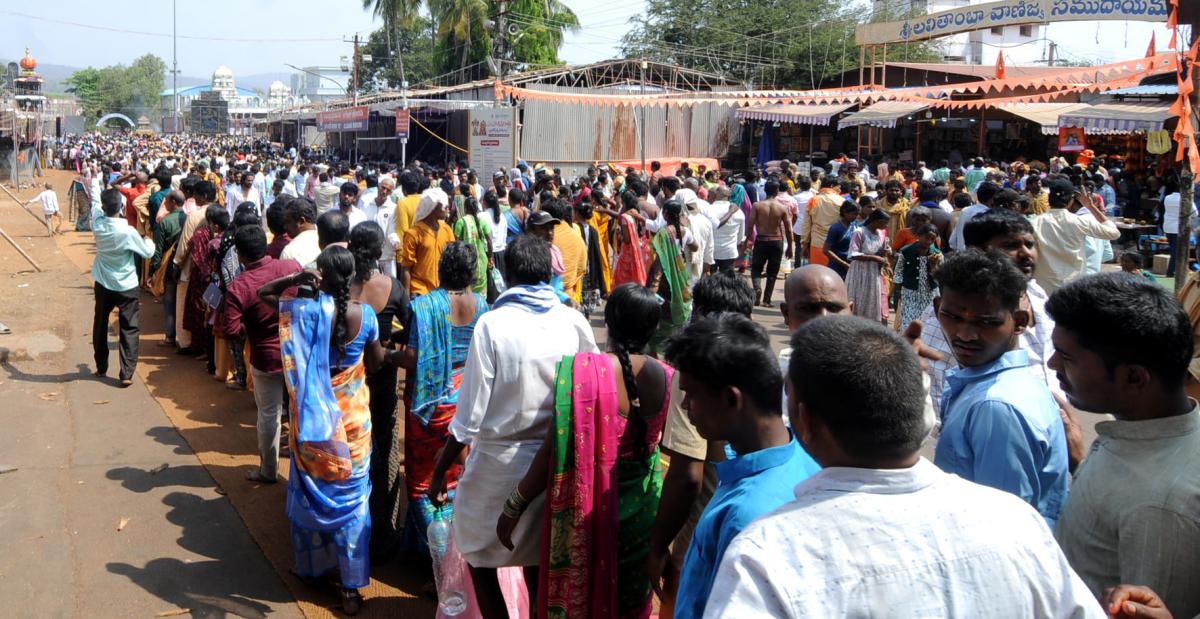 Maha Shivratri 2024: Huge Devotees in Srisailam Photos - Sakshi27