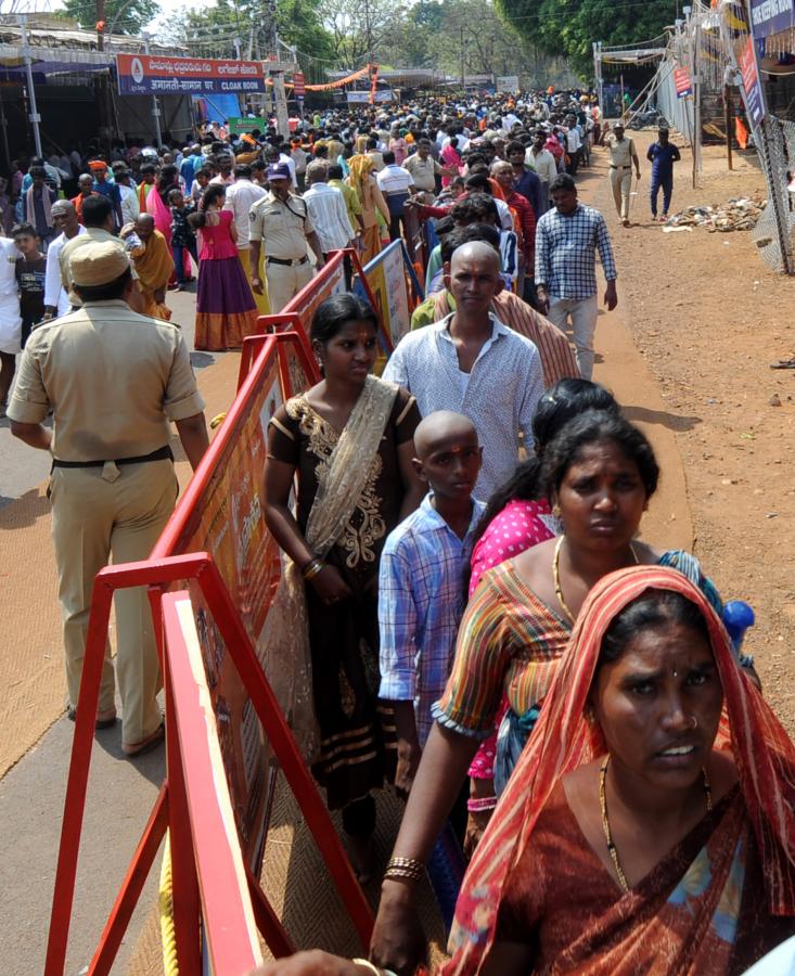 Maha Shivratri 2024: Huge Devotees in Srisailam Photos - Sakshi28