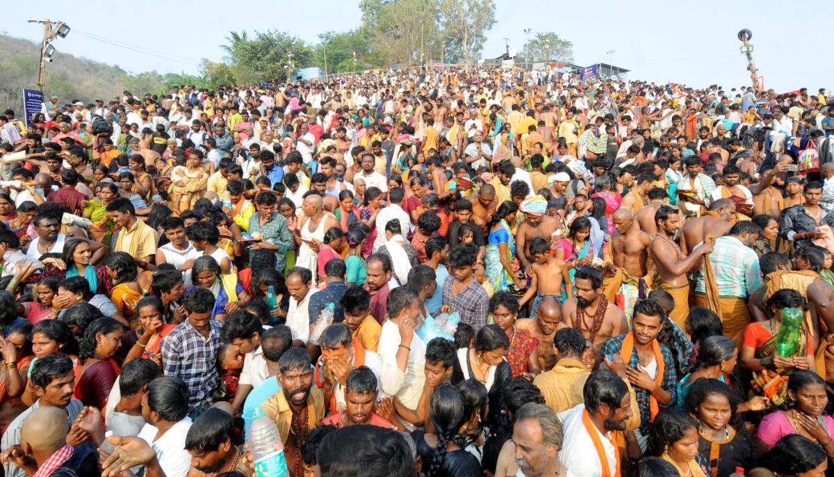 Maha Shivratri 2024: Huge Devotees in Srisailam Photos - Sakshi35