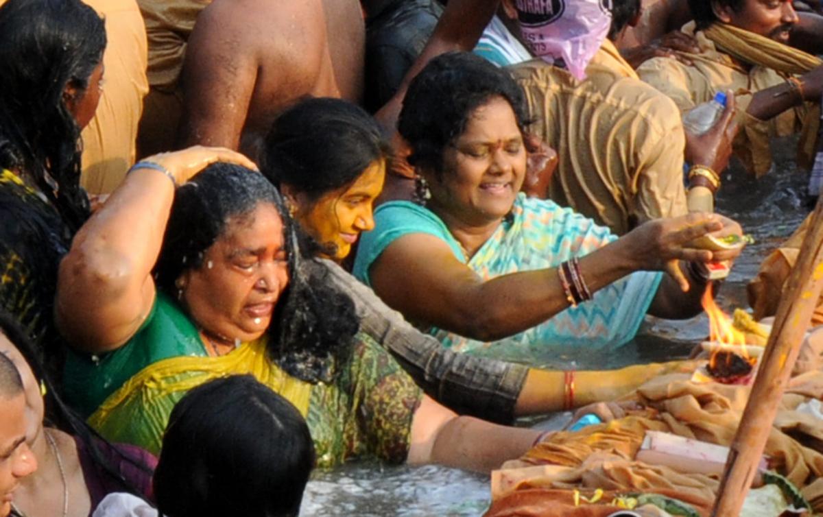 Maha Shivratri 2024: Huge Devotees in Srisailam Photos - Sakshi39