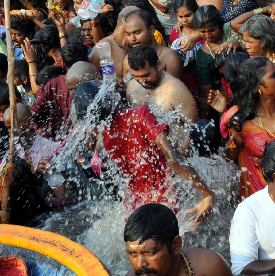 Maha Shivratri 2024: Huge Devotees in Srisailam Photos - Sakshi40