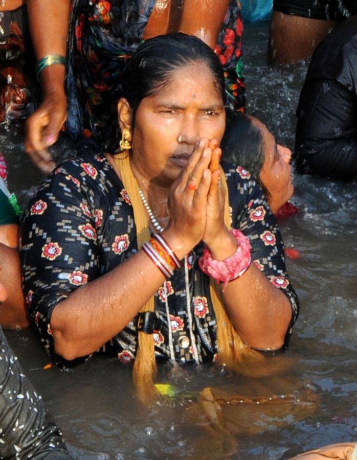 Maha Shivratri 2024: Huge Devotees in Srisailam Photos - Sakshi41