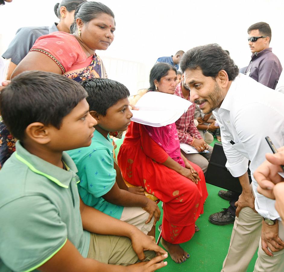 CM YS Jagan Helped The Sick Victims At Anakapalle - Sakshi10