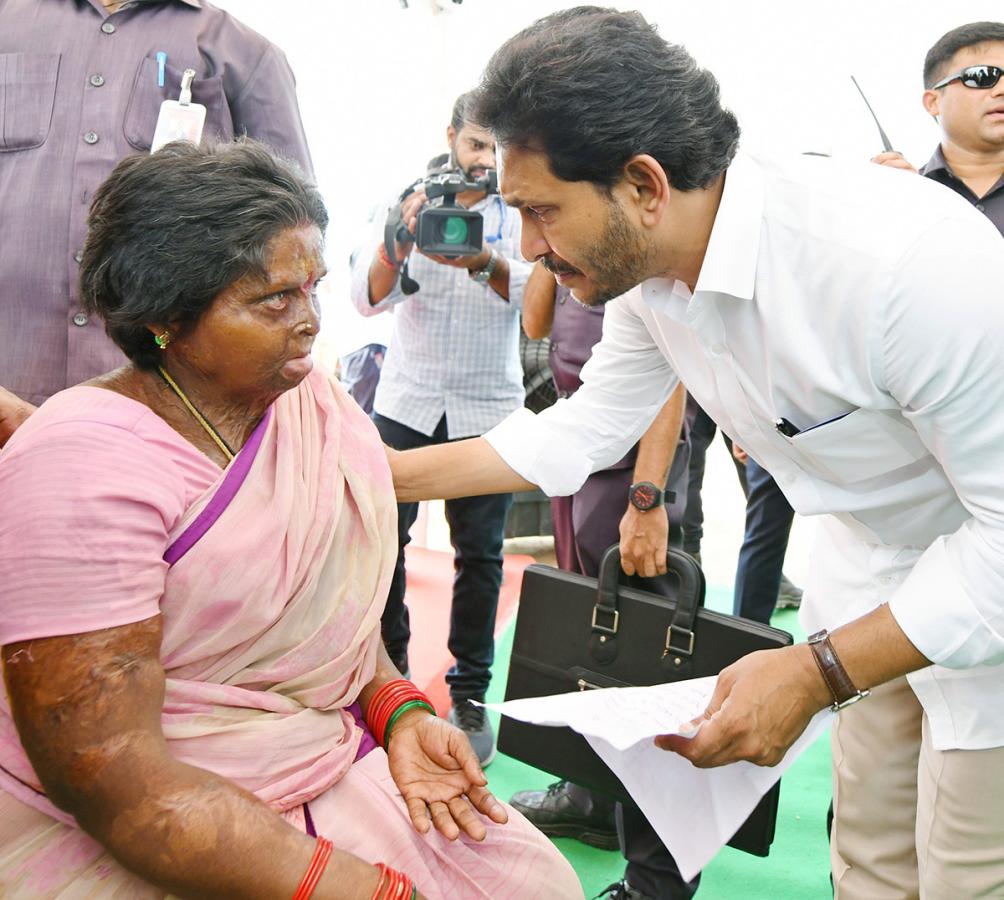 CM YS Jagan Helped The Sick Victims At Anakapalle - Sakshi2