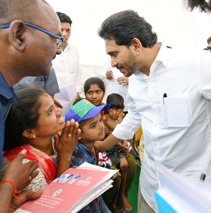 CM YS Jagan Helped The Sick Victims At Anakapalle - Sakshi6