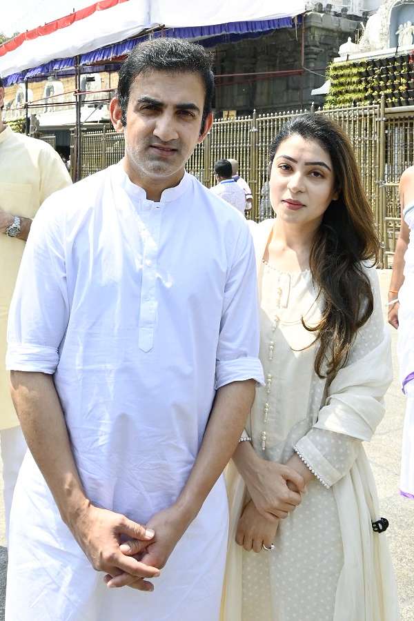 Cricketer Gautam Gambhir Family Visited Tirumala Srivari Temple Photos - Sakshi13