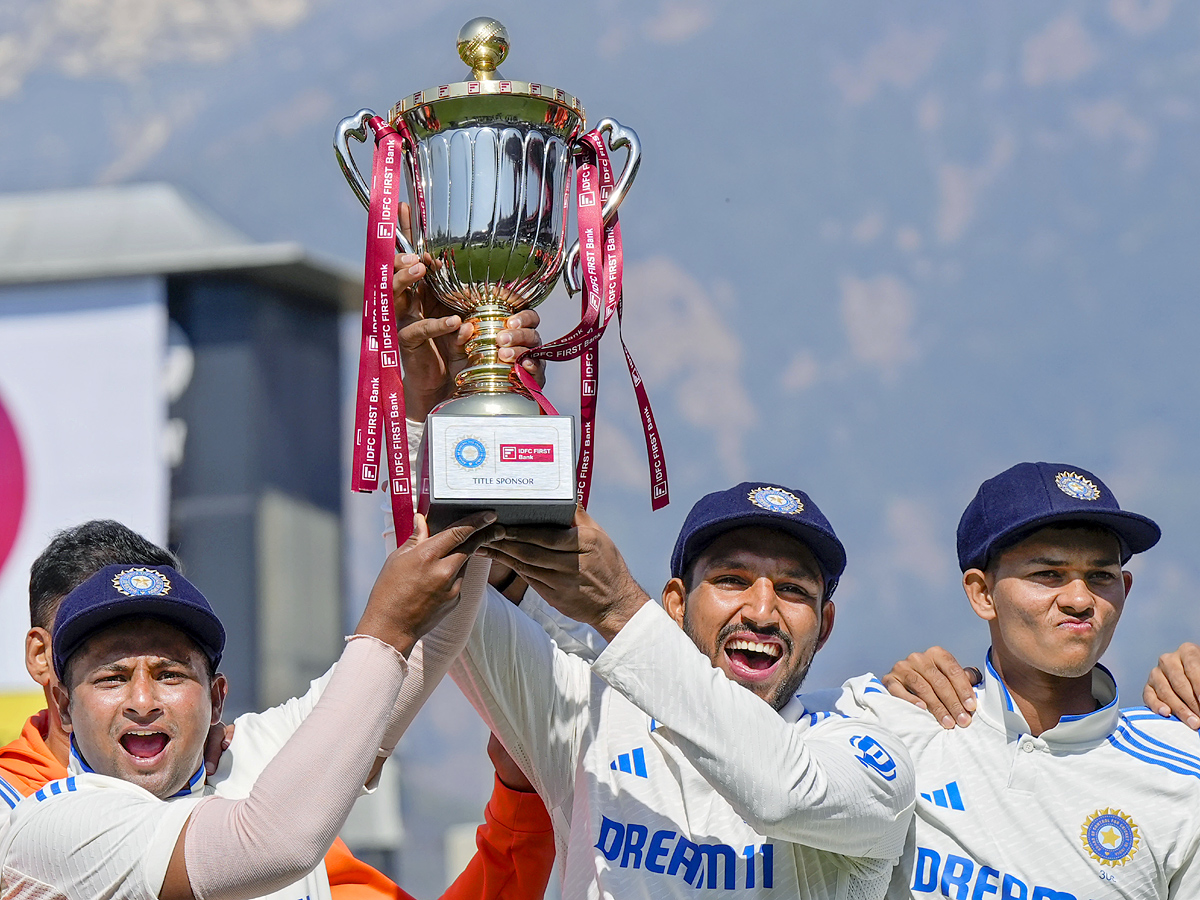 India beat England by innings and 64 runs in Dharamshala Photos - Sakshi8