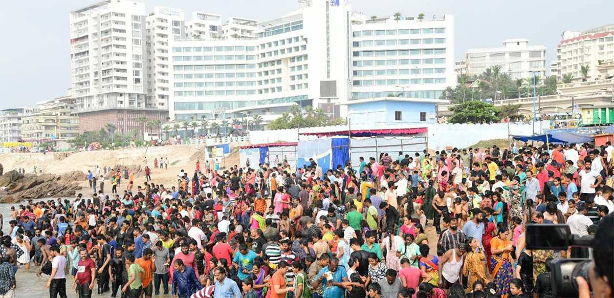 Maha Shivaratri 2021 Devotees Rush Beach Photos - Sakshi13