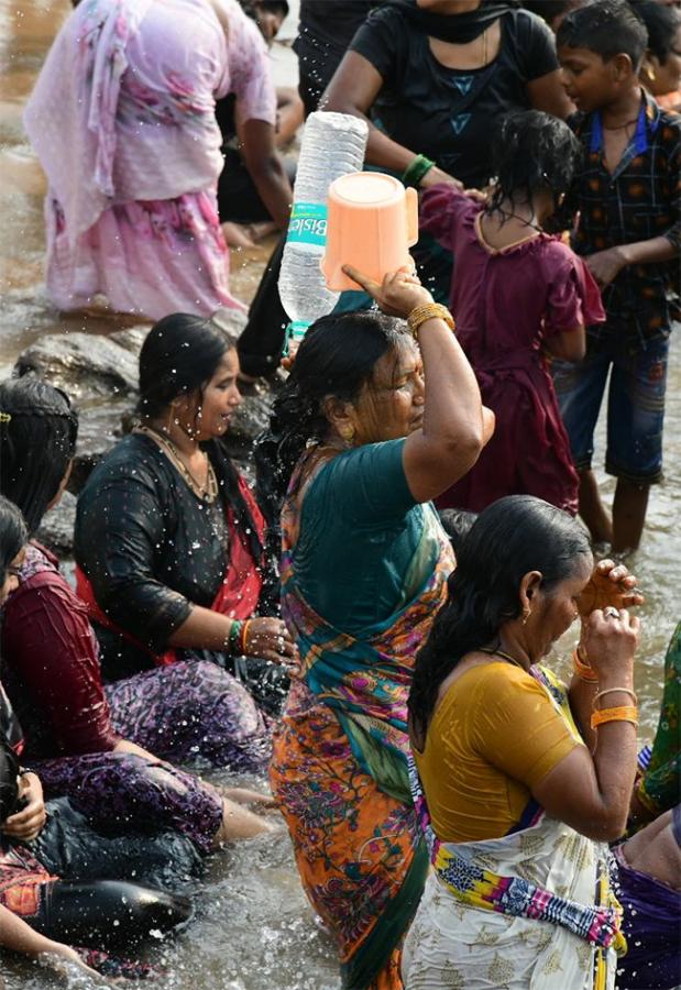 Maha Shivaratri 2021 Devotees Rush Beach Photos - Sakshi14