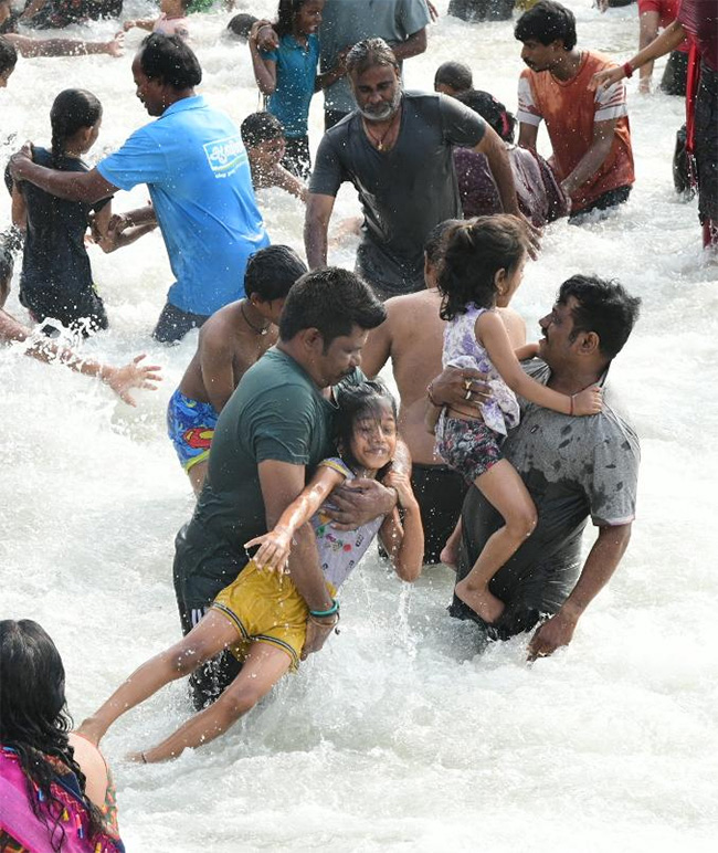 Maha Shivaratri 2021 Devotees Rush Beach Photos - Sakshi16