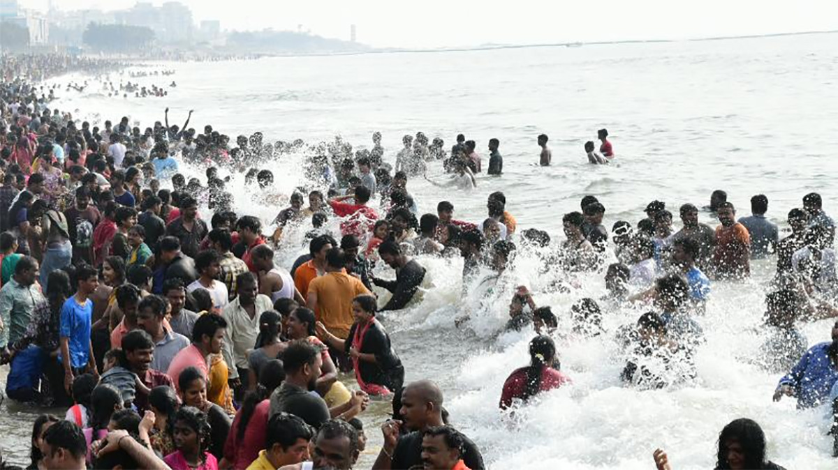 Maha Shivaratri 2021 Devotees Rush Beach Photos - Sakshi6