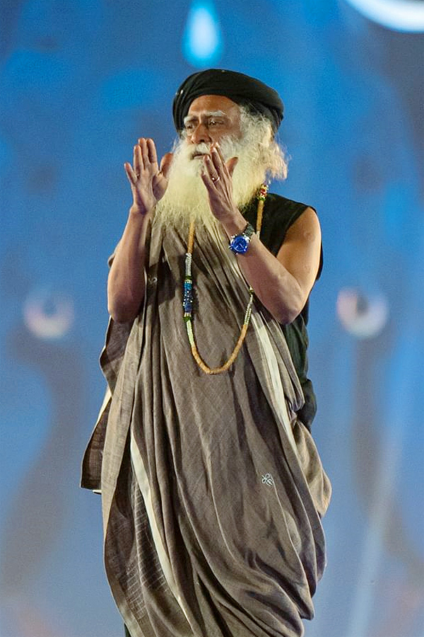 Shankar Mahadevan, Gurdas Mann perform at Sadhguru's Mahashivratri festival Photos - Sakshi11