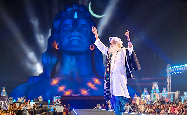 Shankar Mahadevan, Gurdas Mann perform at Sadhguru's Mahashivratri festival Photos - Sakshi4