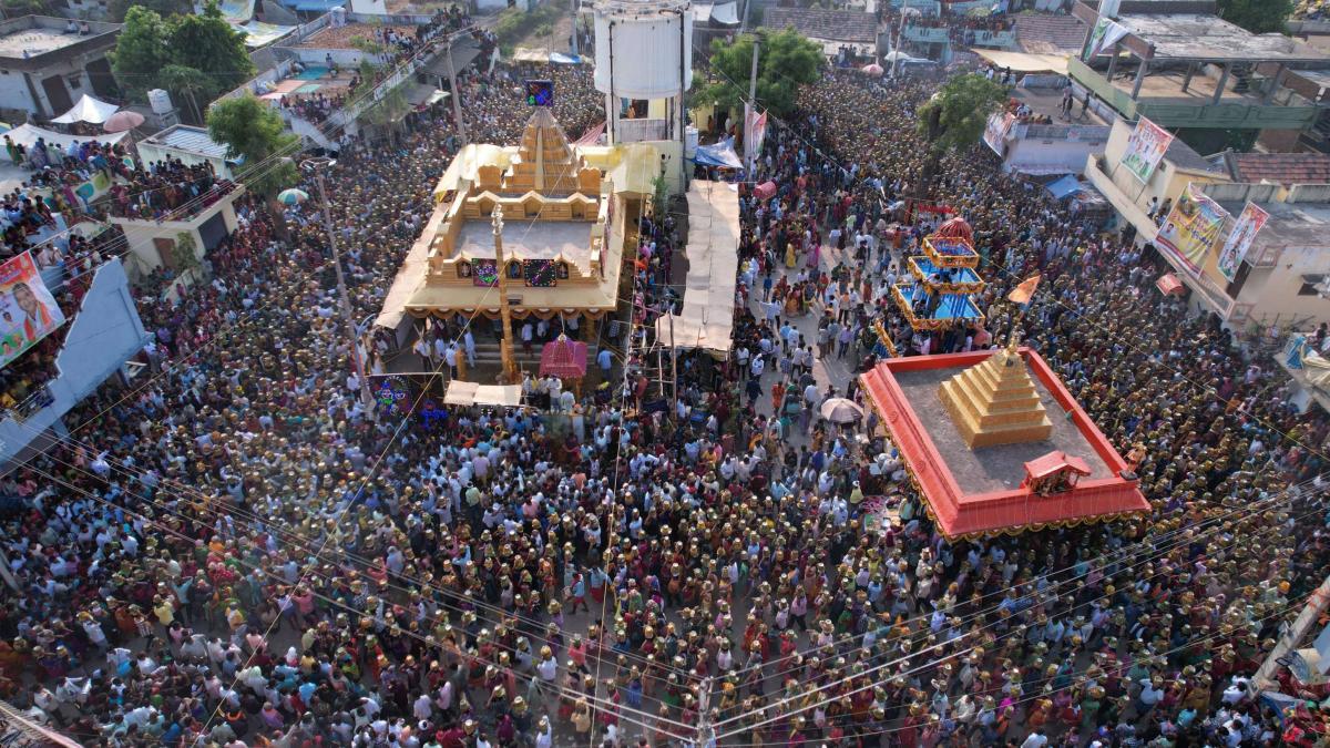 Peddapur Mallanna Bonala Jatara at Jagtial District Photos - Sakshi3