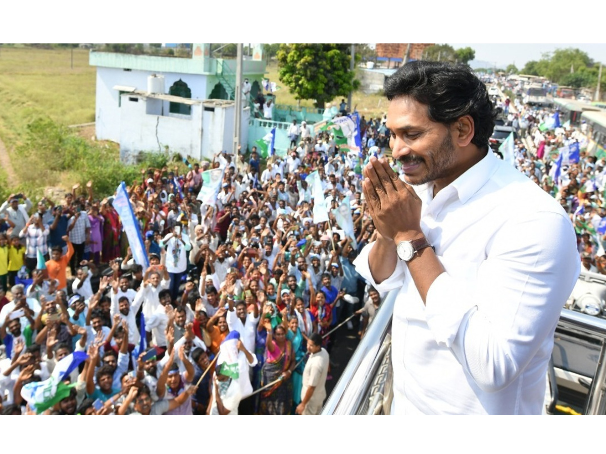 AP CM YS Jagan Memantha Siddham  Public Meeting at Piduguralla Photos - Sakshi30